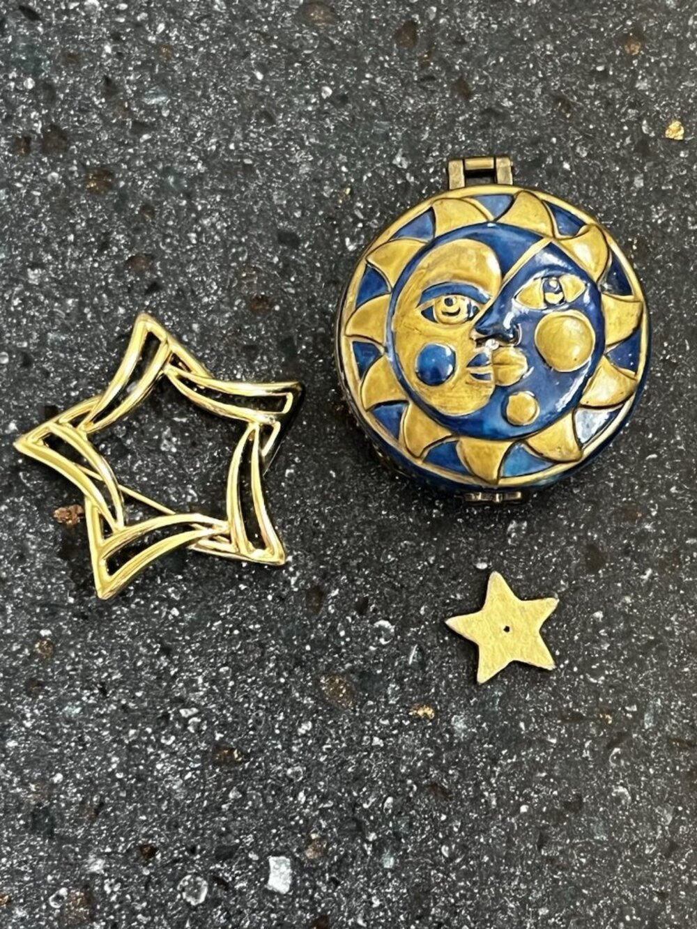 Lot Of 2 -Vtg Trifari Star Brooch Gold Tone Modernist EUC & Celestial Trinket